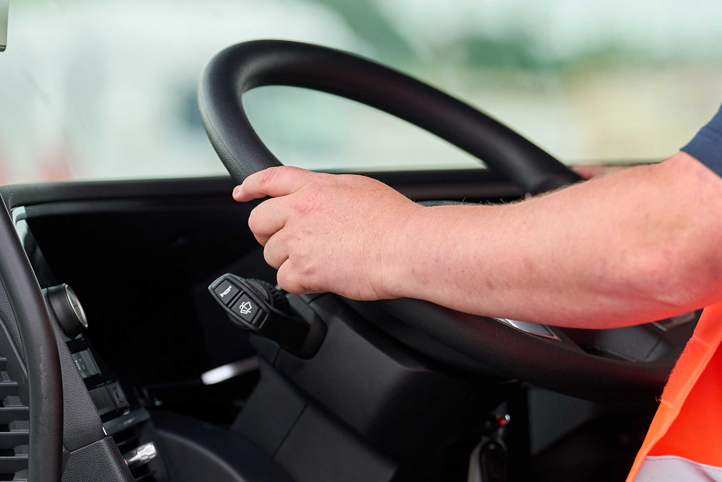 Chauffeur routier au volant de son camion